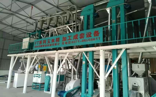 玉米制糝成套設備操作人員要注意觀(guān)察零部件運行的狀況